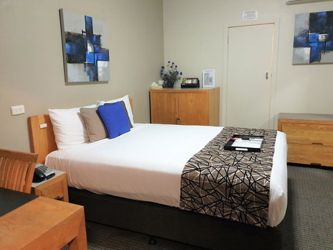 Best Western Endeavour Motel - Rental Cars 38