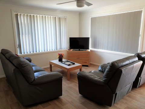 Best Western Endeavour Motel - Rental Cars 10