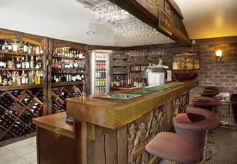 Best Western Endeavour Motel - Rental Cars 42