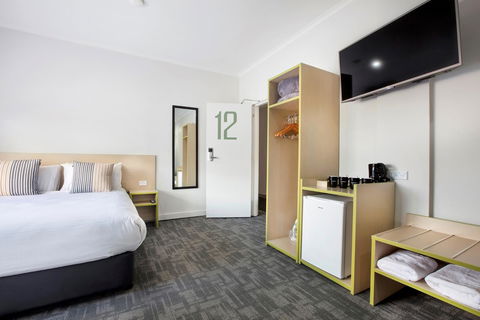 Nightcap At Caringbah Hotel - Rental Cars 32
