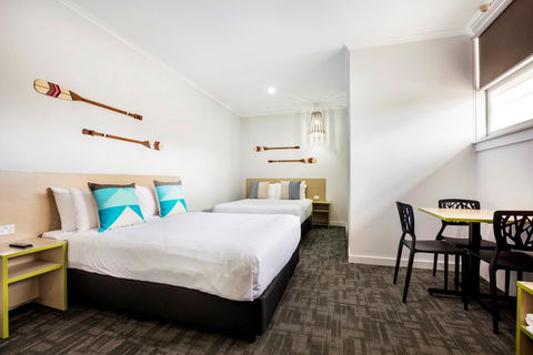 Nightcap At Caringbah Hotel - Rental Cars 39
