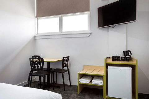 Nightcap At Caringbah Hotel - Rental Cars 42