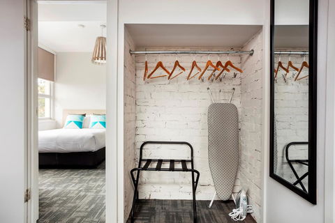Nightcap At Caringbah Hotel - Rental Cars 36