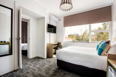 Nightcap At Caringbah Hotel - Rental Cars 28
