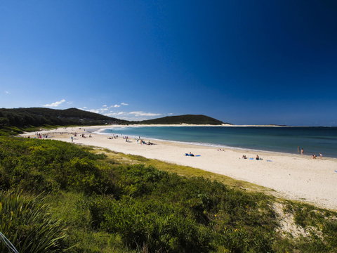 Oaks Nelson Bay Lure Suites - Rental Cars 4