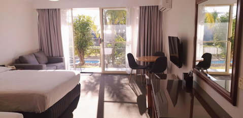 Marina Resort - Rental Cars 43