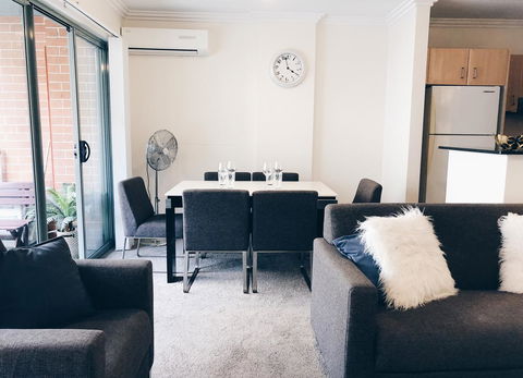 DD Apartments On Darling Harbour - Rental Cars 12