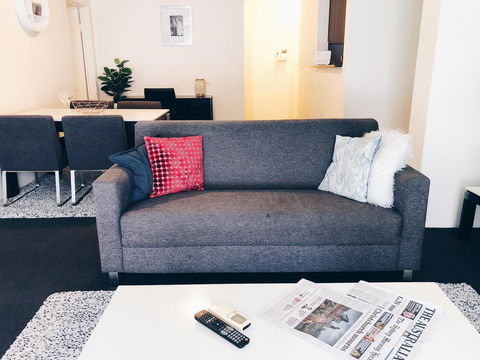 DD Apartments On Darling Harbour - Rental Cars 16