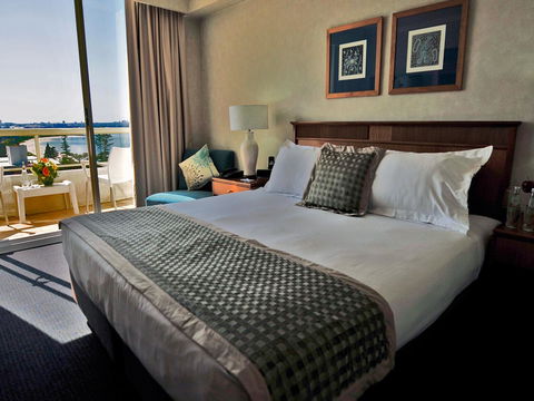 Novotel Sydney Brighton Beach - Rental Cars 5