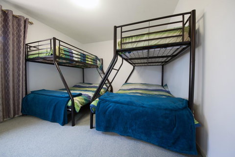 Condo 105 @ Horizons Golf Resort - Salamander Bay NSW - Rental Cars 10