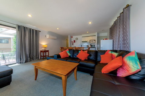 Condo 105 @ Horizons Golf Resort - Salamander Bay NSW - Rental Cars 23