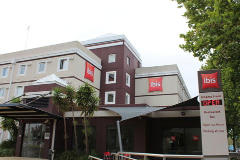 Ibis Newcastle - Rental Cars 15