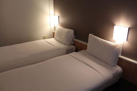 Ibis Newcastle - Rental Cars 16