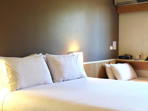 Ibis Newcastle - Rental Cars 18
