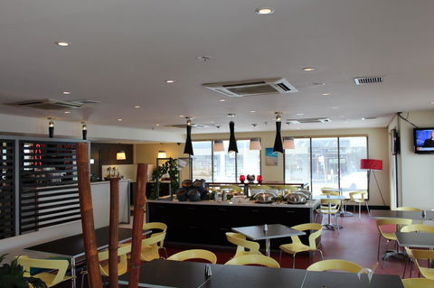 Ibis Newcastle - Rental Cars 13