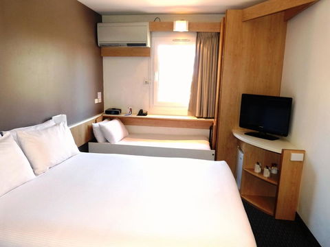 Ibis Newcastle - Rental Cars 17