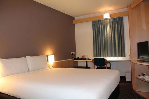 Ibis Newcastle - Rental Cars 19