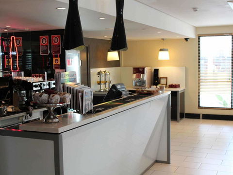 Ibis Newcastle - Rental Cars 26