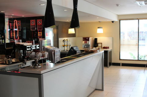 Ibis Newcastle - Rental Cars 7