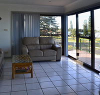 Oxley 8 at Tuncurry - Rental Cars