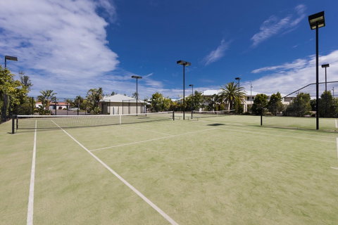 Oaks Port Stephens Pacific Blue Resort - Rental Cars 4