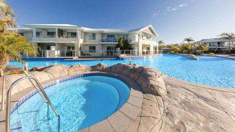 Oaks Port Stephens Pacific Blue Resort - Rental Cars 1