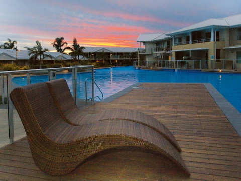 Oaks Port Stephens Pacific Blue Resort - Rental Cars 7