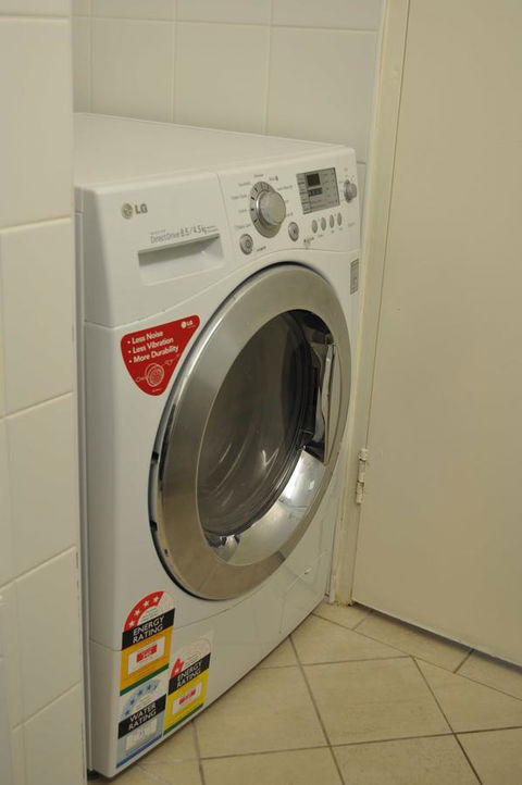 Coogee Sands Hotel & Apartments - Rental Cars 3