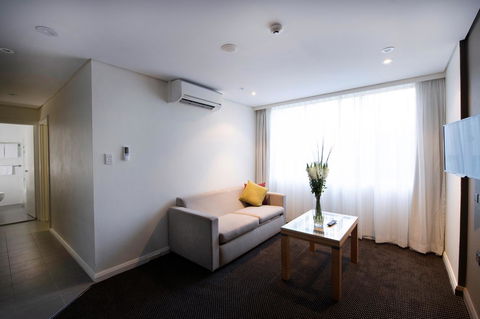 Coogee Sands Hotel & Apartments - Rental Cars 5