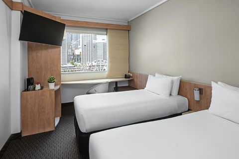 Ibis Sydney Darling Harbour - Rental Cars 7