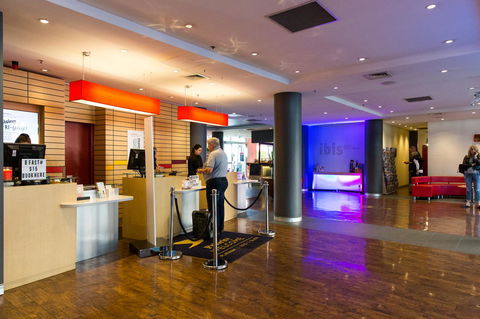 Ibis Sydney Darling Harbour - Rental Cars 24