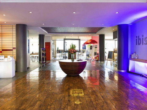 Ibis Sydney Darling Harbour - Rental Cars 40