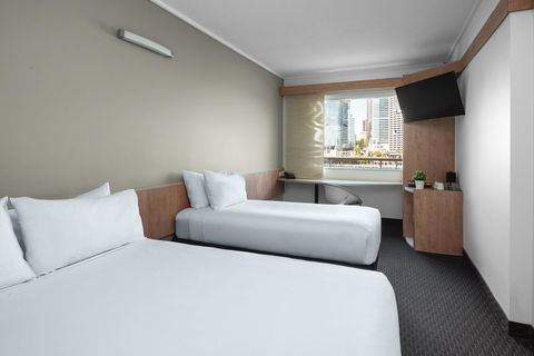 Ibis Sydney Darling Harbour - Rental Cars 4