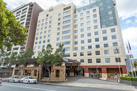 Ibis Sydney Darling Harbour - Rental Cars 17
