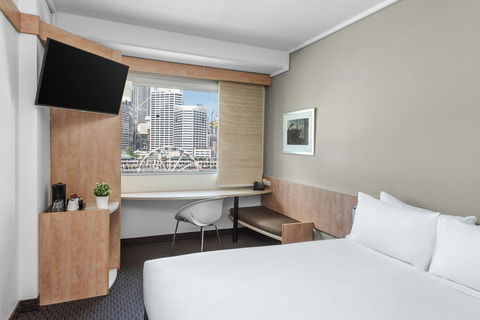 Ibis Sydney Darling Harbour - Rental Cars 6