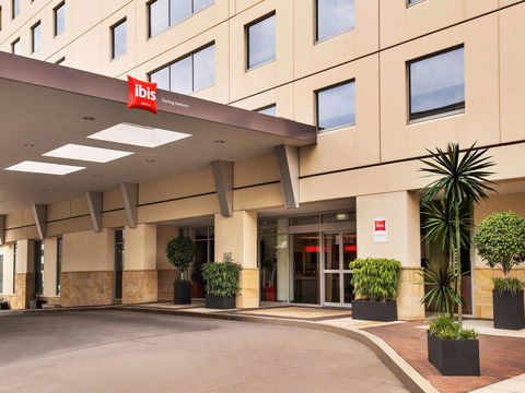 Ibis Sydney Darling Harbour - Rental Cars 31