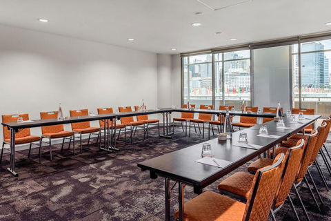 Ibis Sydney Darling Harbour - Rental Cars 16