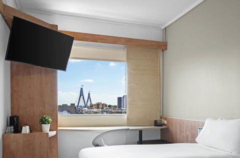 Ibis Sydney Darling Harbour - Rental Cars 1