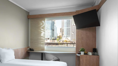 Ibis Sydney Darling Harbour - Rental Cars 3