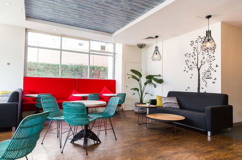 Ibis Sydney Darling Harbour - Rental Cars 10