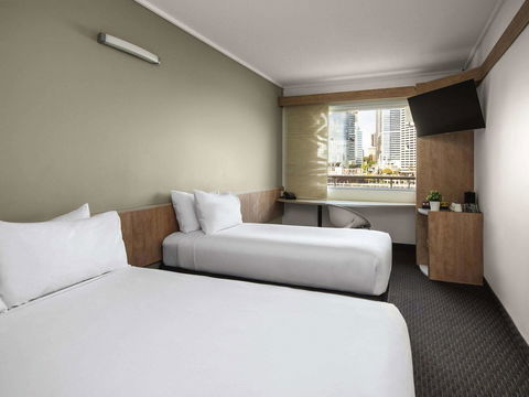 Ibis Sydney Darling Harbour - Rental Cars 42