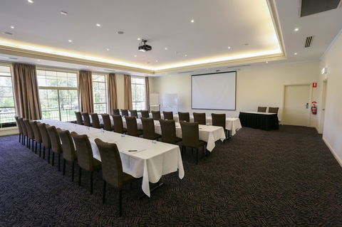 Best Western Plus Hovell Tree Inn - Rental Cars 17