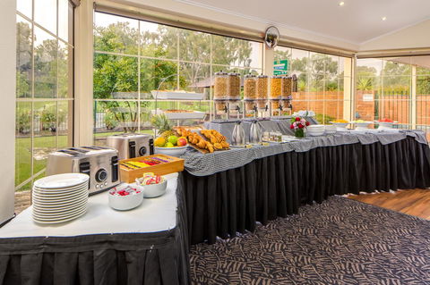 Best Western Plus Hovell Tree Inn - Rental Cars 10