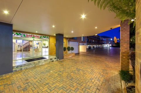 Best Western Plus Hovell Tree Inn - Rental Cars 3