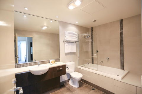 Best Western Plus Hovell Tree Inn - Rental Cars 21