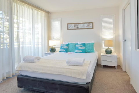 Boathouse Resort (Water Front) - Rental Cars 19