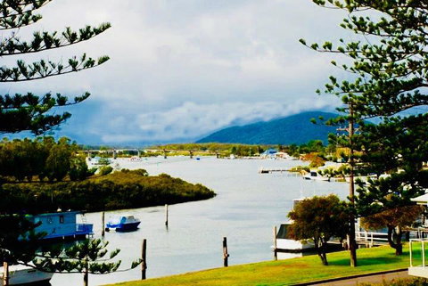 Boathouse Resort (Water Front) - Rental Cars 22