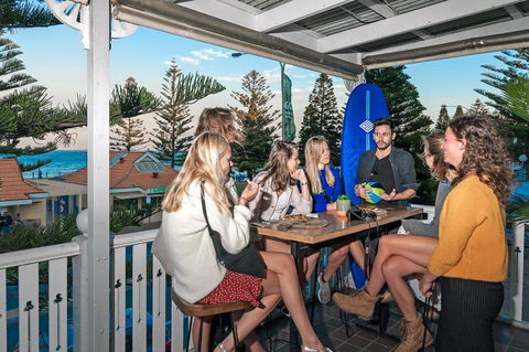 Mad Monkey Hostel Coogee Beach - Rental Cars 1