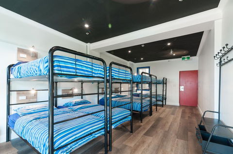Mad Monkey Hostel Coogee Beach - Rental Cars 30