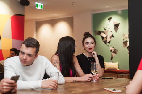 Mad Monkey Hostel Coogee Beach - Rental Cars 22